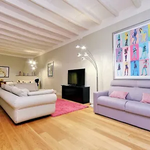 https://farnese-charme-my-extra-home-rome.it-romehotels.com